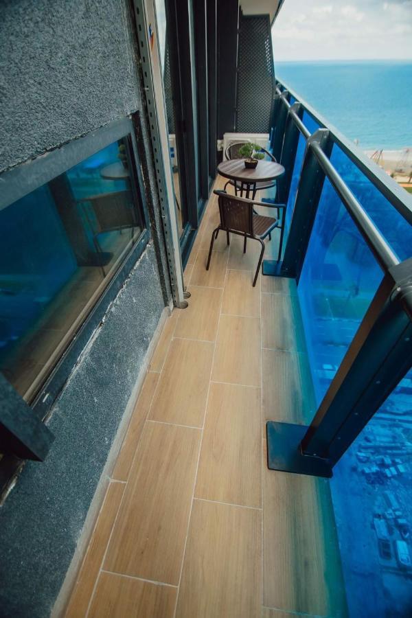Nuage - 1St Line Sea View Apartments 巴统 外观 照片