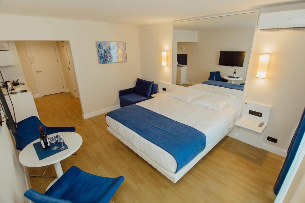 Nuage - 1St Line Sea View Apartments 巴统 外观 照片