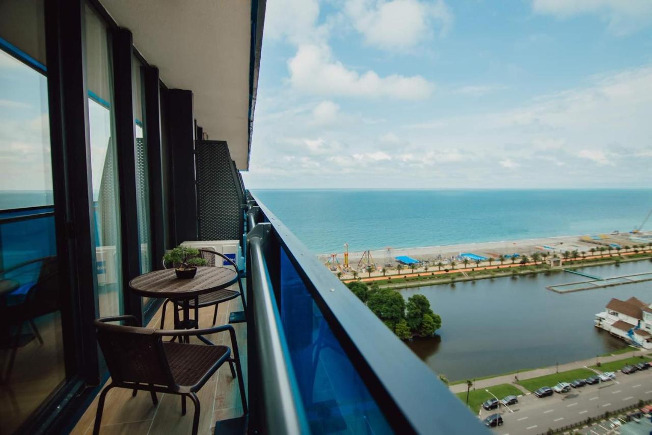 Nuage - 1St Line Sea View Apartments 巴统 外观 照片