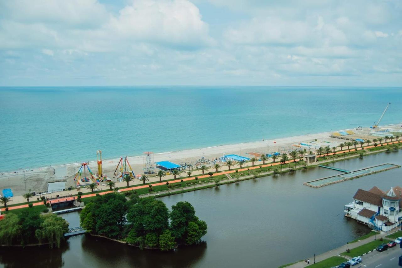 Nuage - 1St Line Sea View Apartments 巴统 外观 照片