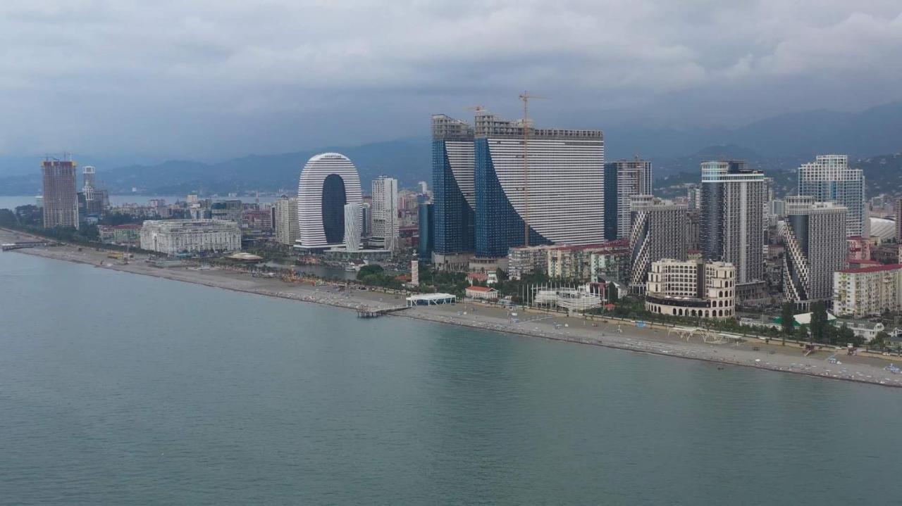 Nuage - 1St Line Sea View Apartments 巴统 外观 照片