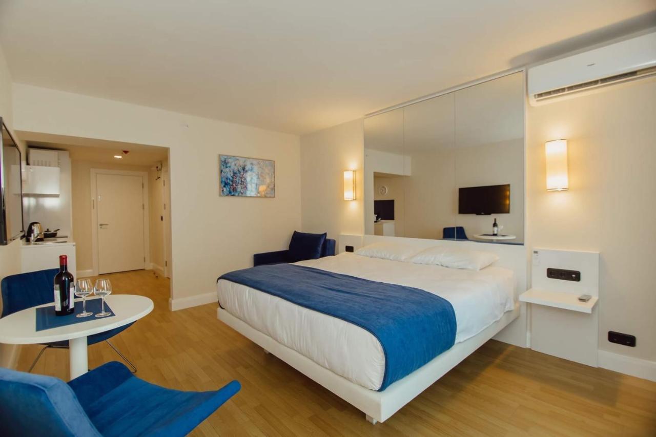 Nuage - 1St Line Sea View Apartments 巴统 外观 照片