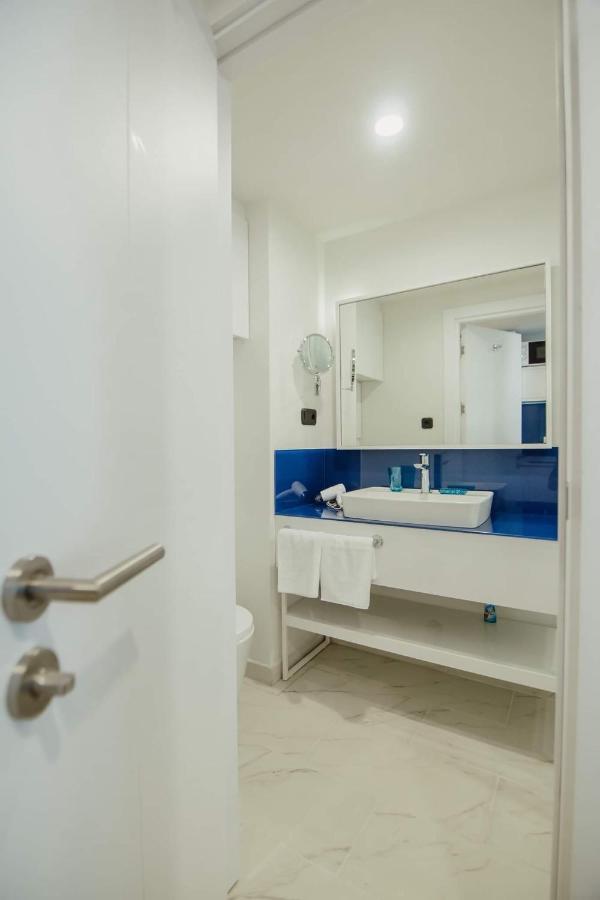 Nuage - 1St Line Sea View Apartments 巴统 外观 照片
